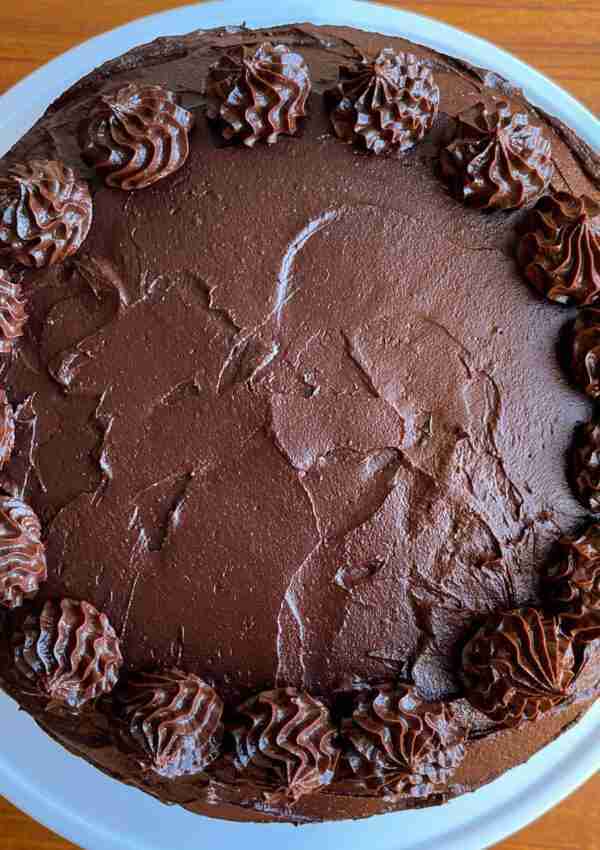 Healthy Chocolate Ganache Cake: A Delicious Vegan Chocolate Fudge Cake Recipe
