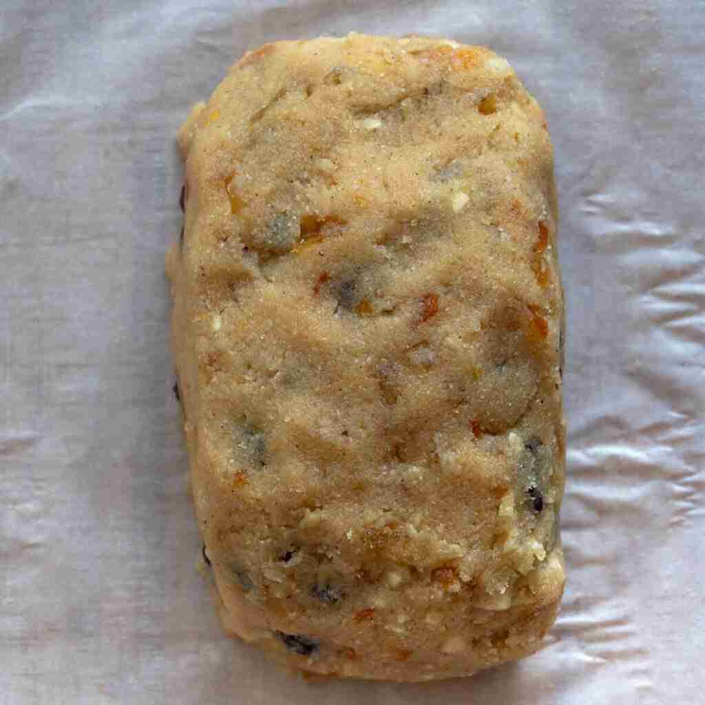 A step in the recipe: The keto Stollen dough on a baking tray.