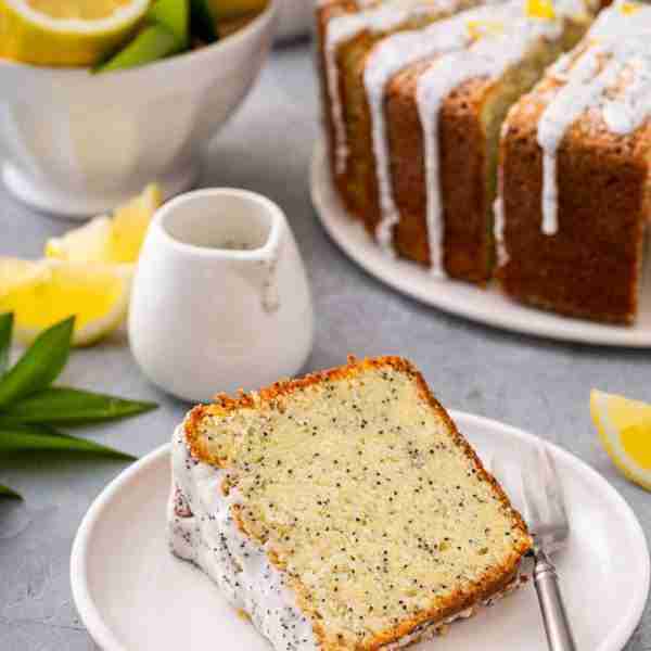Lemon Keto Poppy Seed Cake: A Zesty Delight for Low Carb Indulgence!