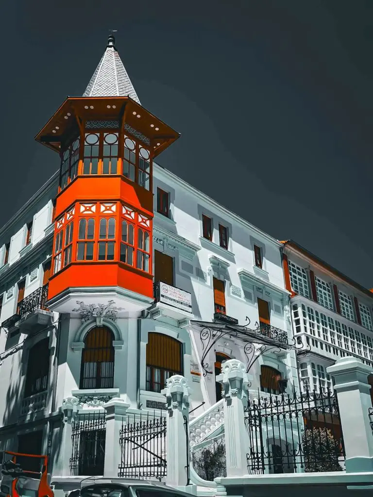 Originally called Casa Antón, today the building houses a school called Colegio Jesús Maestro in Ferrol, Galicia, Spain.