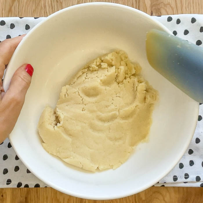 A step in the sugar free recipe.