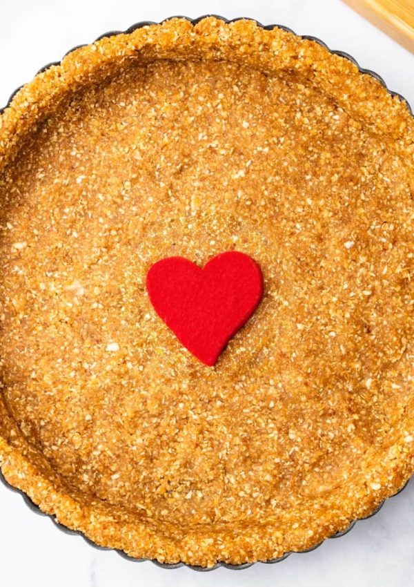 Oat Flour Pie Crust Recipe – A Scrumptious Oat Flour Tart Crust with Hints of Caramel (Vegan)