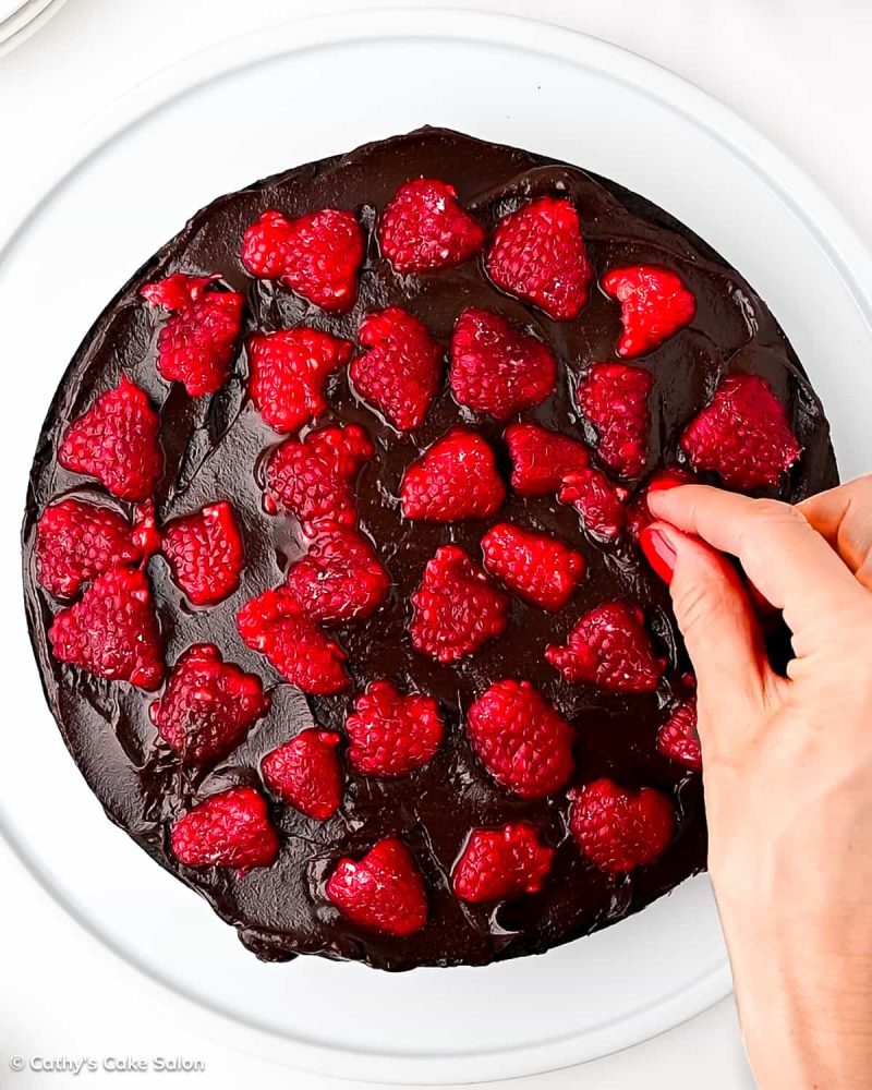 Keto Chocolate Raspberry Cake: Low-Carb Delight!