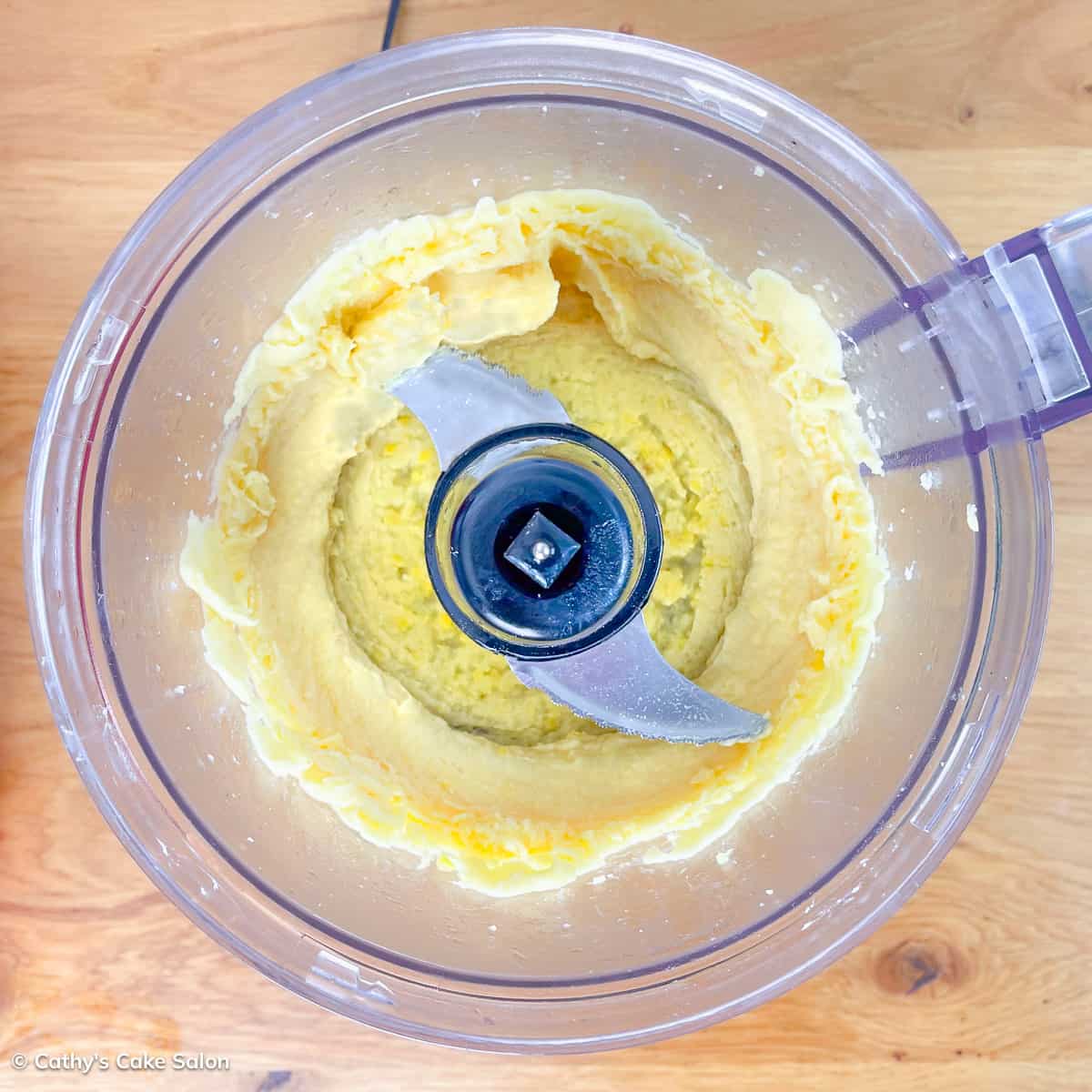 A step in the recipe: Puree the yellow mung beans.